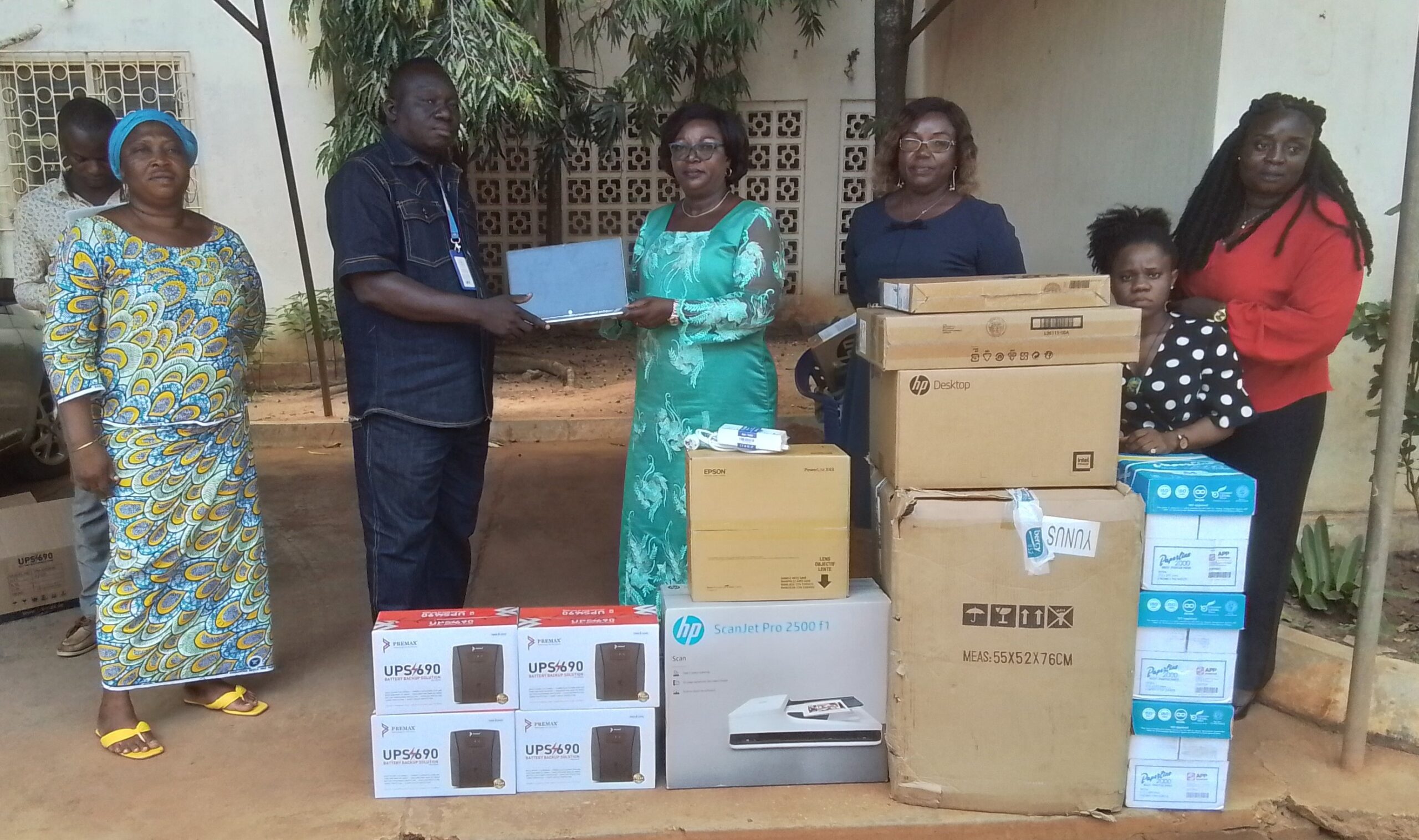 Lutte contre les violences de genre au Togo : La société civile renforcé en matériel informatique