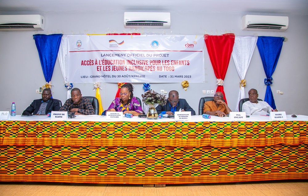 Photo du lancement officiel du projet « accès a l’éducation inclusive pour les enfants et les jeunes handicapés au Togo »